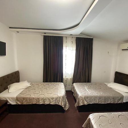 Pensiunea Toma Ploiesti Ngoại thất bức ảnh