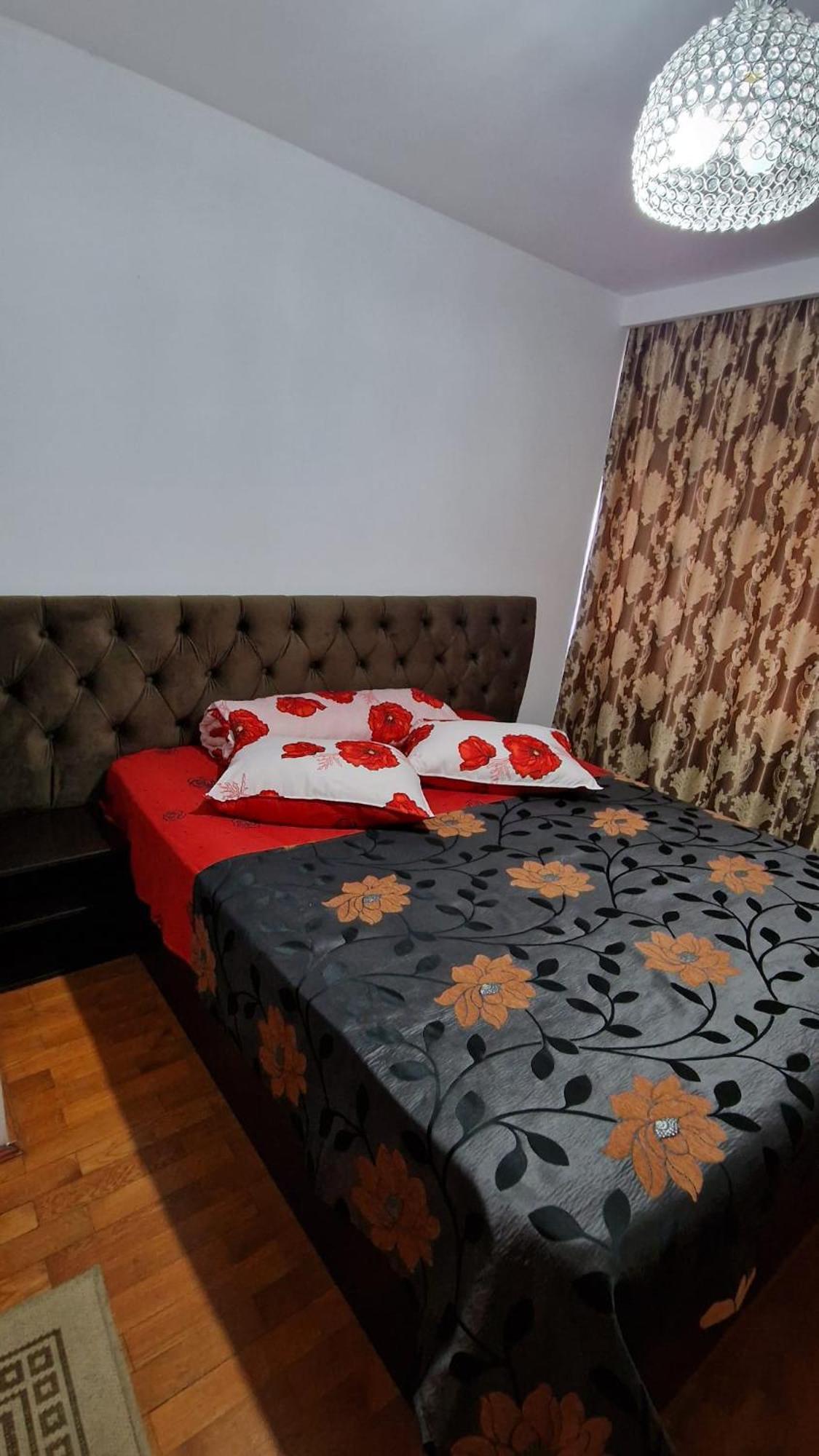 Pensiunea Toma Ploiesti Ngoại thất bức ảnh