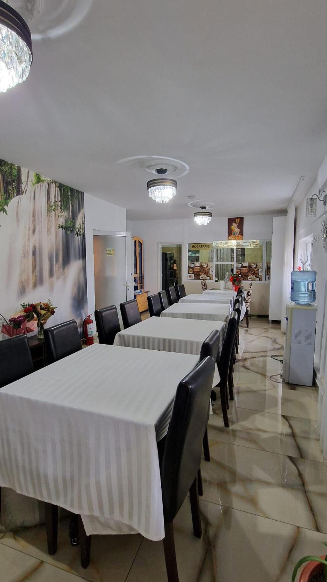 Pensiunea Toma Ploiesti Ngoại thất bức ảnh
