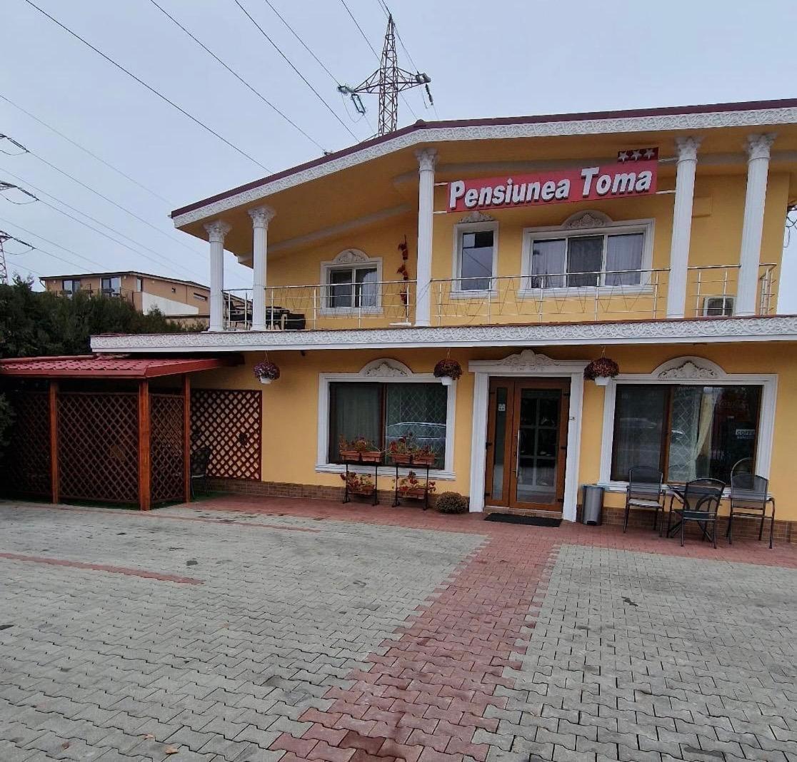 Pensiunea Toma Ploiesti Ngoại thất bức ảnh
